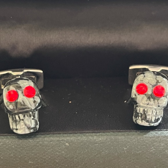 Silver Skull Cufflinks with crystal eyes - Picture 2 of 2
